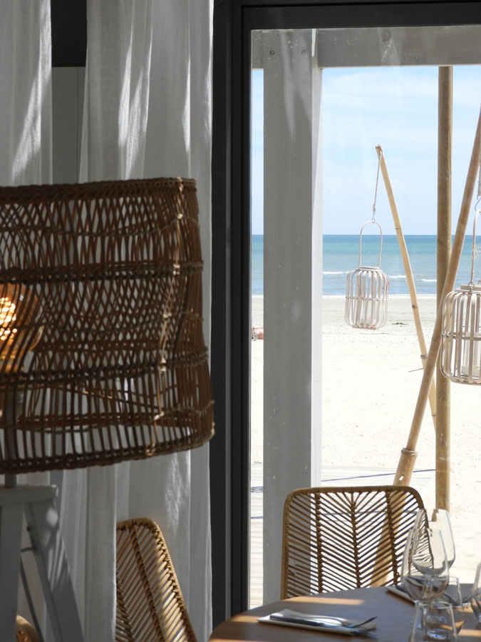 restaurant-les-albatros-entrevue-plage
